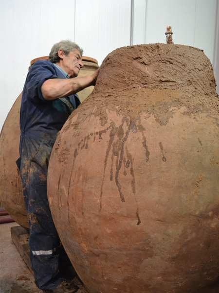 Tinajas at De Martino